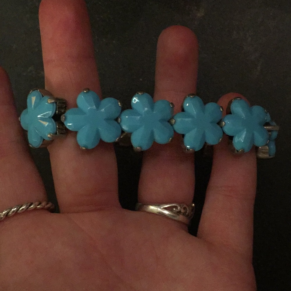Turquoise flower stretch bracelet